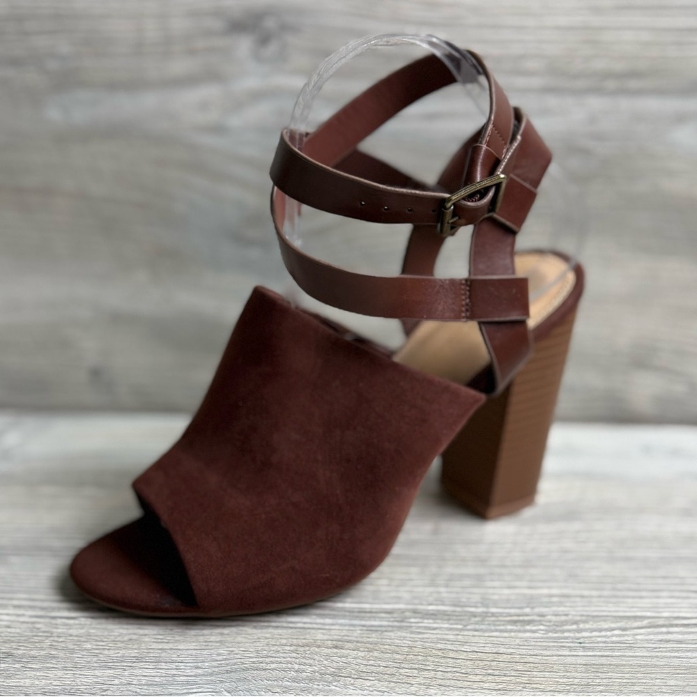 Shoe dazzle Ella Brown Strappy Women's stacked block Heels size 8